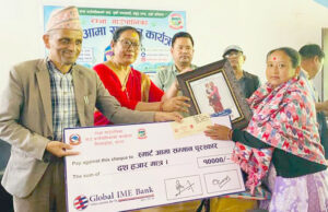 पन्ध्र जना ‘स्मार्ट’ आमा सम्मानित