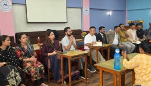 गृहमन्त्रीसहित मन्त्रीहरू होल्डिङ सेन्टरको अवलोकनमा